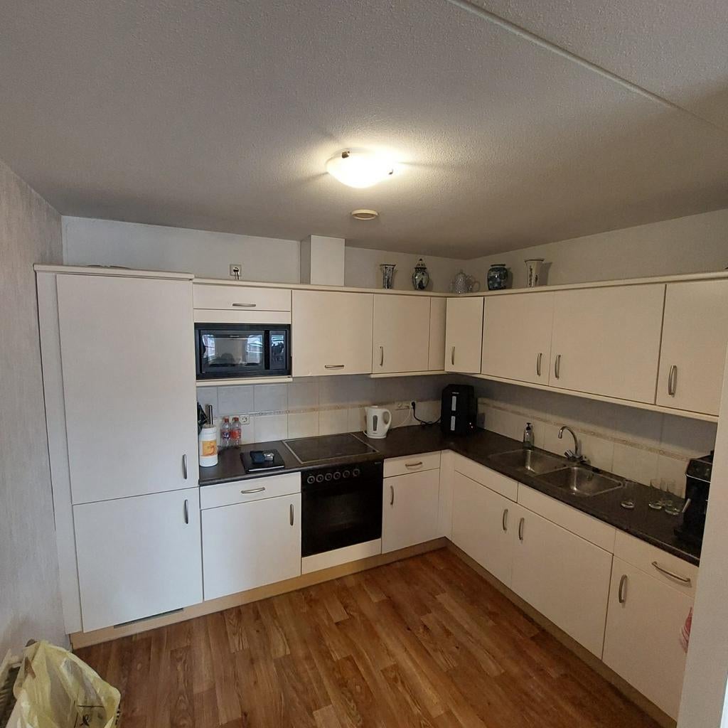 Complete hoekkeuken met inbouwapparatuur, Huis en Inrichting, Keuken | Complete keukens, Gebruikt, Wit, Hoekkeuken, Ophalen of Verzenden