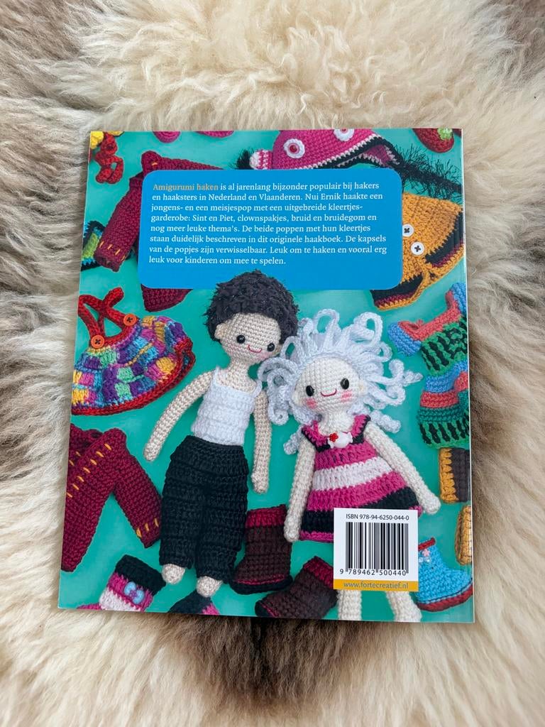Amigurumi aankleedpoppetjes - Nui Erik, Boeken, Ophalen of Verzenden, Zo goed als nieuw, Breien en Haken, Geschikt voor kinderen