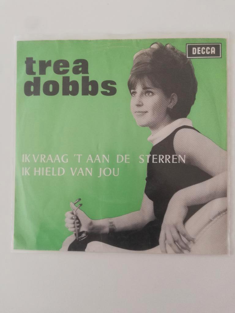 TREA DOBBS  ---  Ik vraag 't aan de sterren  ---, Ophalen of Verzenden, Zo goed als nieuw, Overige formaten, Levenslied of Smartlap
