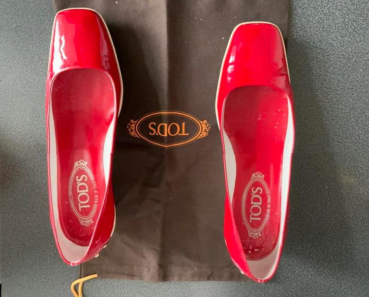Lak Lederen TOD’S  Pumps., Kleding | Dames, Schoenen, Zo goed als nieuw, Rood, Ophalen of Verzenden