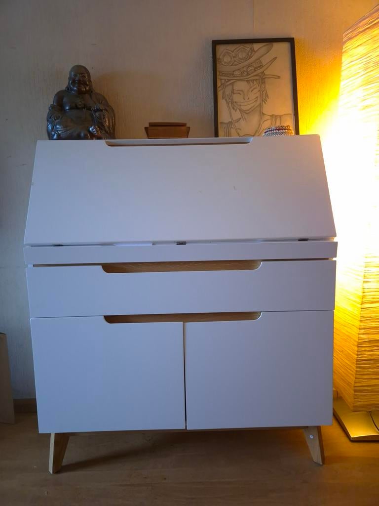 Gratis Secretaire bureau Scandinavische style, Huis en Inrichting, Kasten | Secretaires, Ophalen, Gebruikt, Scandinavische
