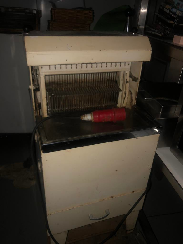 Broodsnijmachine, Ophalen of Verzenden, Gebruikt