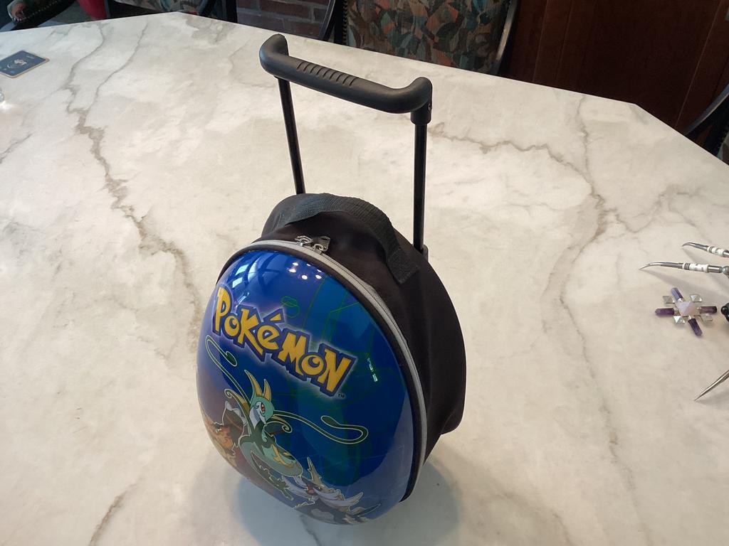 Kinderkoffer pokemon, AFM 31x26 cm.Z.G.A.N. €12,50, Ophalen, Zo goed als nieuw