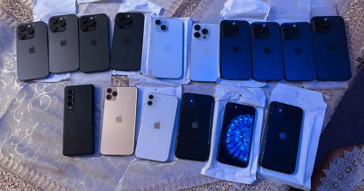 Iphones 15 stuks met defecten lees advertentie, Telecommunicatie, Mobiele telefoons | Apple iPhone, Zo goed als nieuw, 128 GB