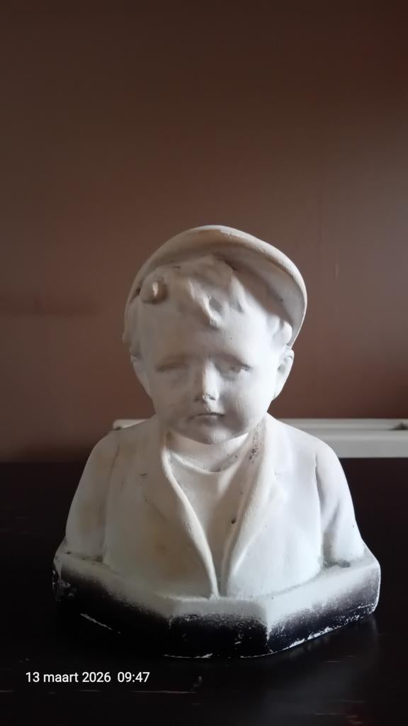 Vintage beeldje jongen met pet - Gipsen buste, Ophalen of Verzenden
