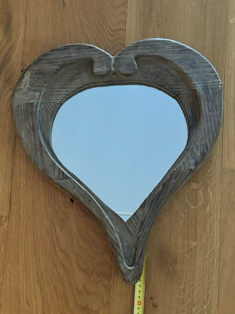 Houten spiegel massief hout hartvorm, Huis en Inrichting, Woonaccessoires | Spiegels, Ophalen of Verzenden, Zo goed als nieuw
