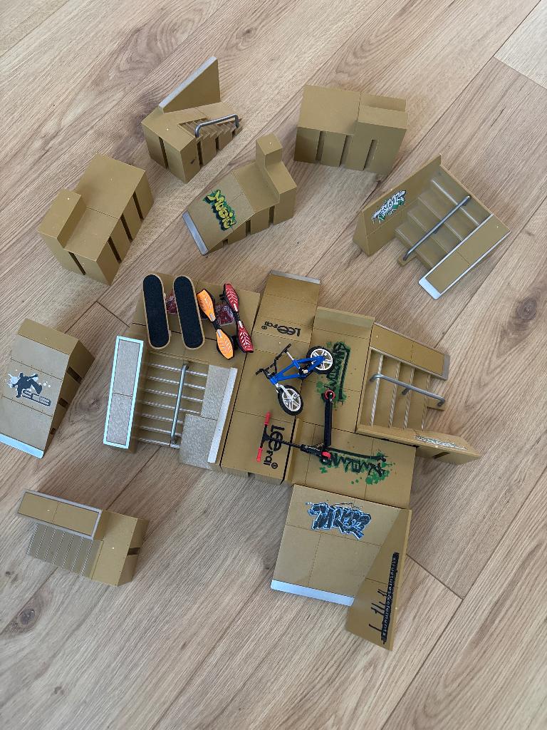 Vinger skateboard set, Ophalen, Zo goed als nieuw, Jongen of Meisje