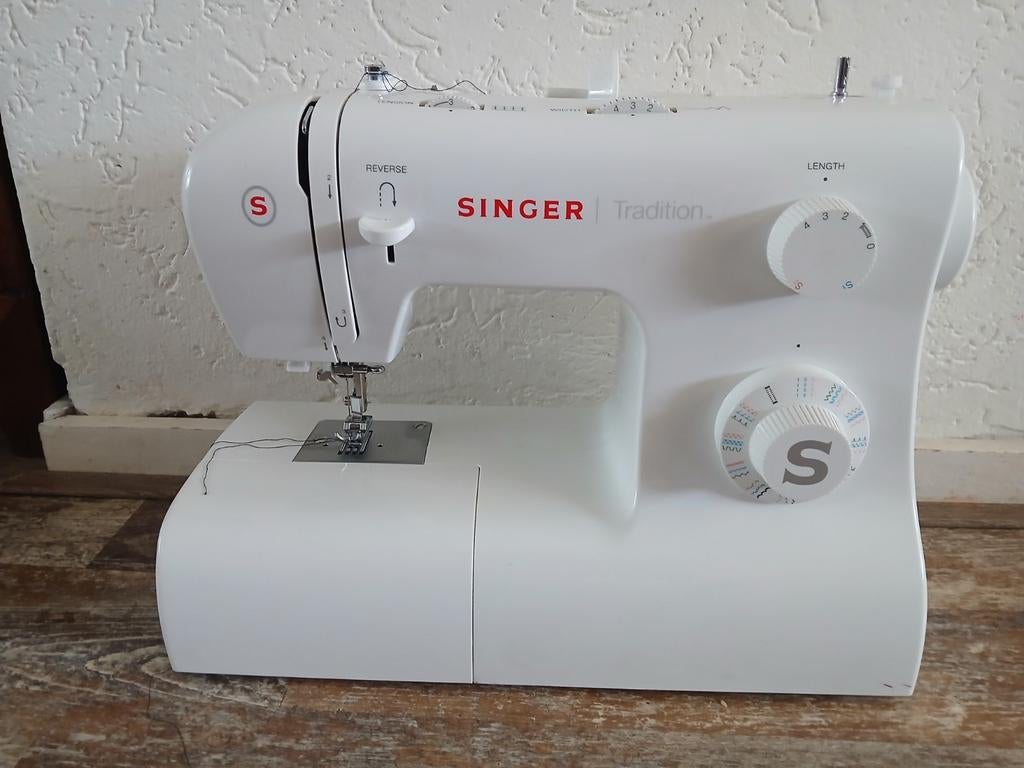 Singer naaimachine, Ophalen, Zo goed als nieuw, Naaimachine, Singer