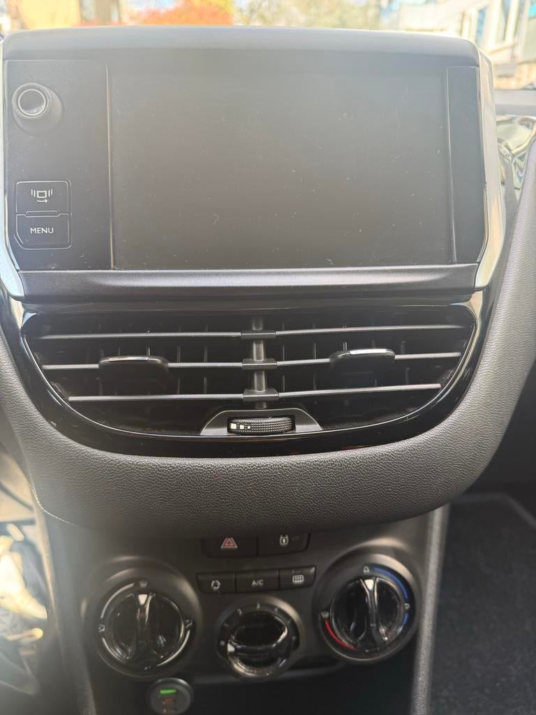 Peugeot 208 1.0 VTI 50KW/68PK 5-D 2013 Bruin, Voorwielaandrijving, 450 kg, 31 €/maand, Bruin