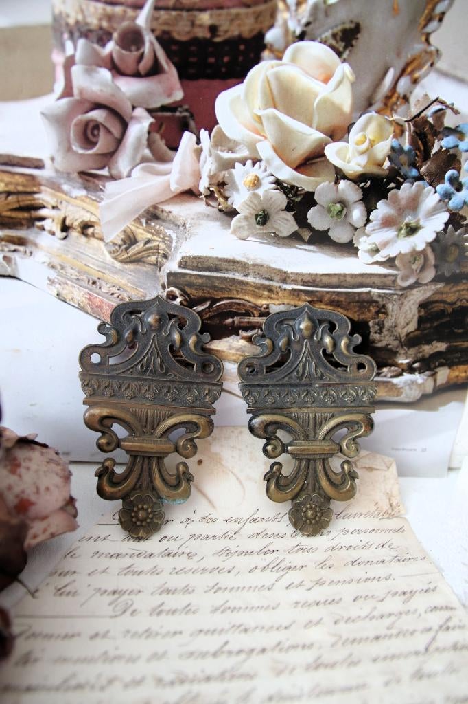 Oud Frans meubelbeslag set 2 stuks 'PiFrance', Antiek en Kunst, Ophalen of Verzenden