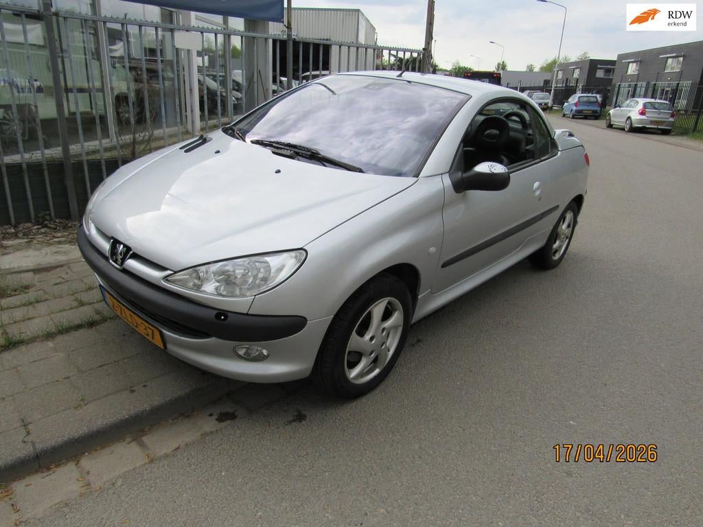 Peugeot 206 CC 1.6-16Vautomaat, Auto's, Gebruikt, 4 cilinders, Cabriolet, 4 stoelen