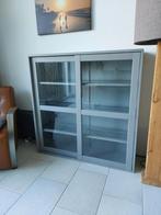 Massief houten vintrinekast met schuifdeuren, Huis en Inrichting, Kasten | Vitrinekasten, Ophalen, Met deur(en), 100 tot 150 cm