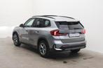 BMW X1 xDrive25e Automaat / Trekhaak / Panoramadak / Achteru, Auto's, Stof, Gebruikt, Metallic lak, Met garantie (alle)