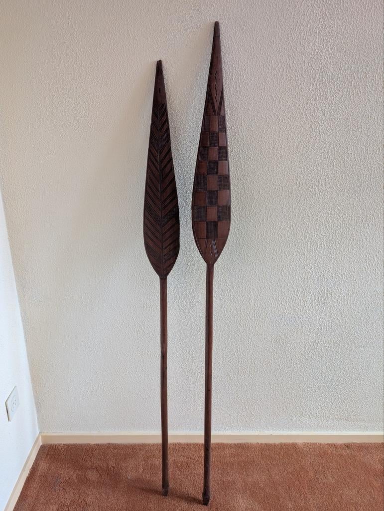 Twee Vintage Afrikaanse Houten Peddels - 153 cm en 143 cm, Ophalen
