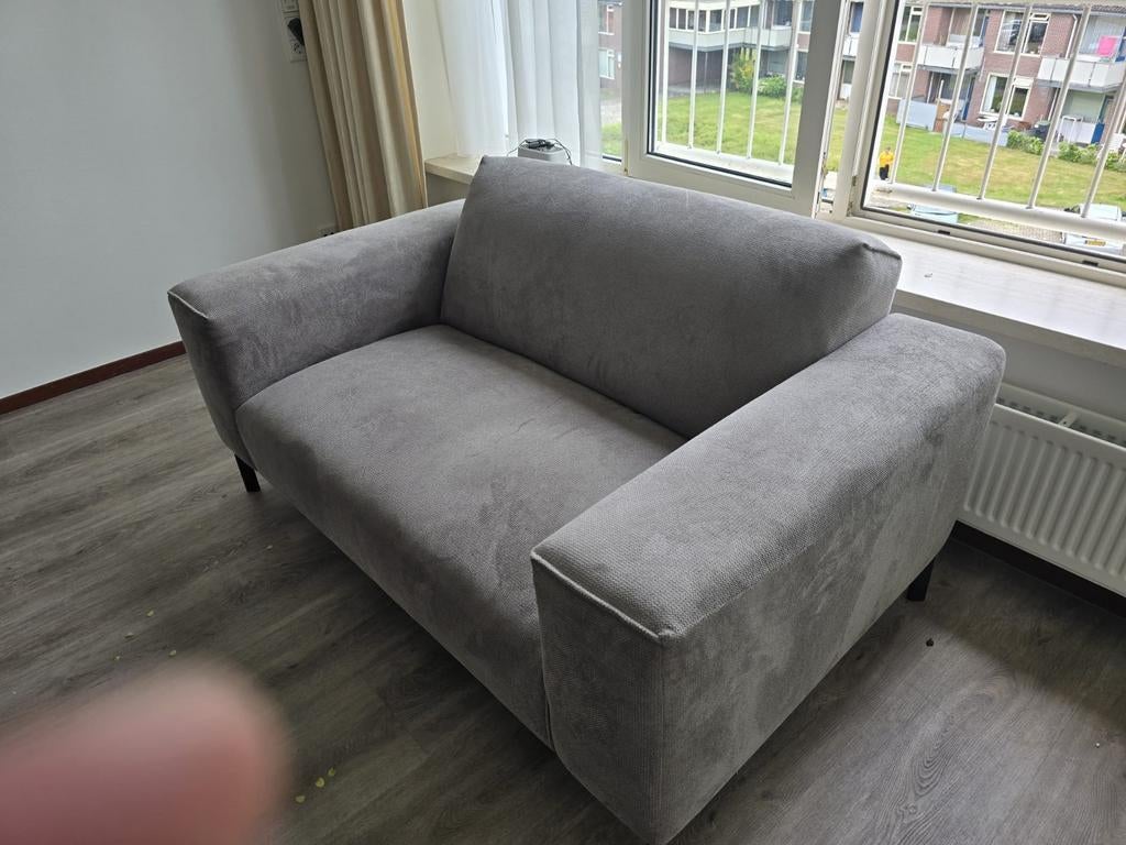 Zeer goede staat Prominent 2 zits bank, 2 jaar jong., Ophalen, Zo goed als nieuw, Stof