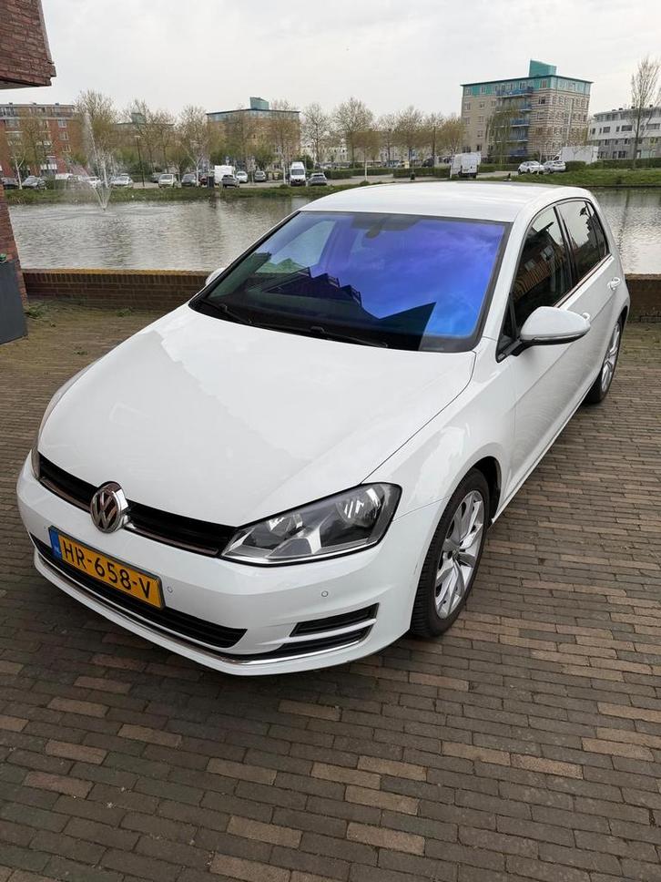 Volkswagen Golf 1.2 TSI 81KW 5D 2016 Wit, Auto's, Volkswagen, Particulier, Golf, ABS, Achteruitrijcamera, Adaptieve lichten, Adaptive Cruise Control