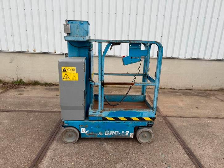 Genie GRC 12 Mast hoogwerker (bj 2016), Zakelijke goederen, Machines en Bouw | Liften, Steigers en Ladders