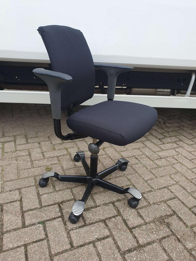 Hag H05 ergonomische bureaustoelen zwart nieuwe stof, Blaak 28 Rotterdam, Zwart, Ophalen of Verzenden, Zo goed als nieuw