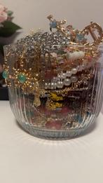 Big mystery jewelry jar, Sieraden, Tassen en Uiterlijk, Oorbellen, Ophalen of Verzenden, Nieuw, Goud, Overige materialen