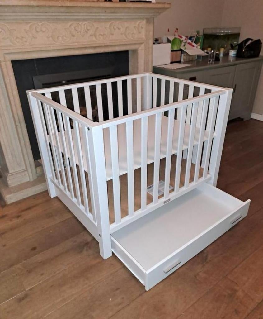 Witte Bobita box in hoogte verstelbaar met lade, Kinderen en Baby's, Boxen, Ophalen, Gebruikt, In hoogte verstelbaar