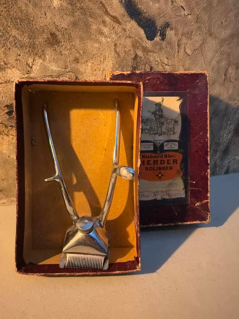 Vintage Herder Solingen hand tondeuse – origineel in doos, Antiek en Kunst, Ophalen of Verzenden