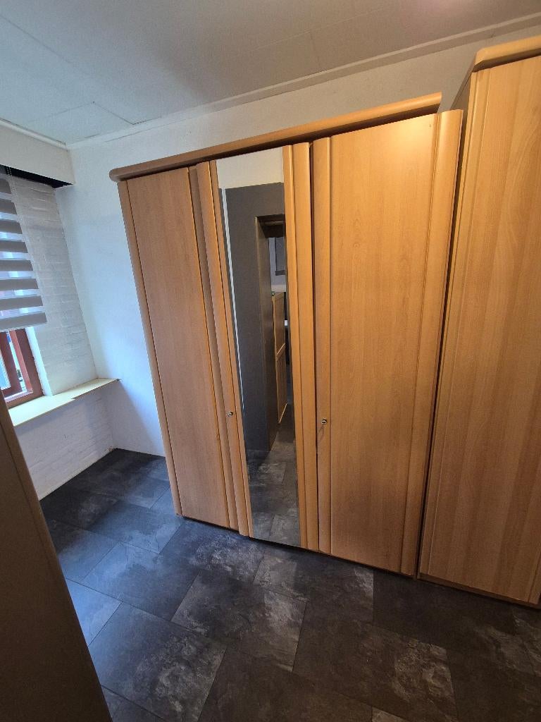 Garderobekast (gratis af te halen), Ophalen, Gebruikt, 100 tot 150 cm, 200 cm of meer