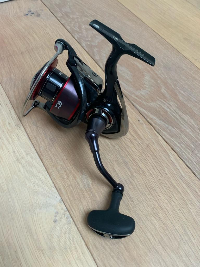 Nieuwe Dam Fuego LT 6000 molen, 6 lagers & Mag Sealed, Molen, Daiwa, Nieuw, Ophalen of Verzenden