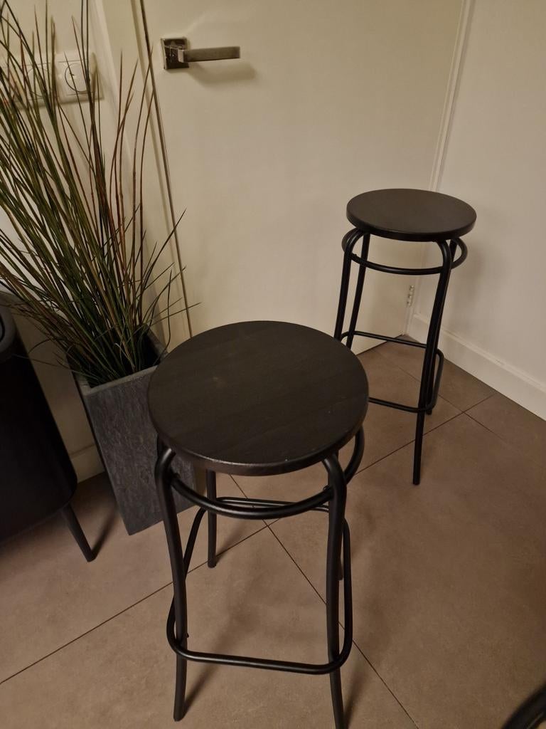 Twee zwarte barkrukken, Gebruikt, 60 tot 90 cm, Ophalen of Verzenden, Hout