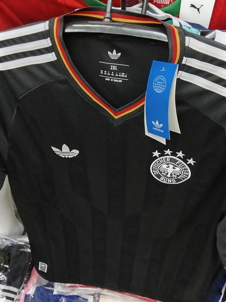 Voetbalshirts maten S.3 stuks, Ophalen of Verzenden, Nieuw, Shirt