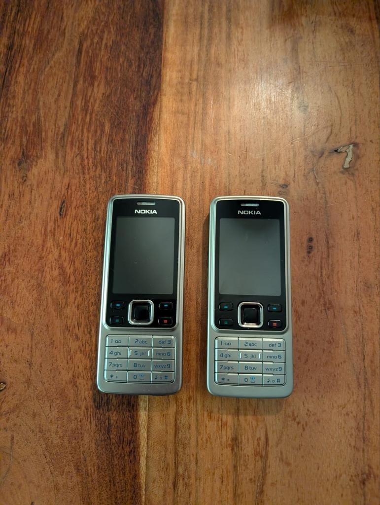 2x Nokia 6300 met laders, 1 refurbished, Telecommunicatie, Mobiele telefoons | Nokia, Ophalen