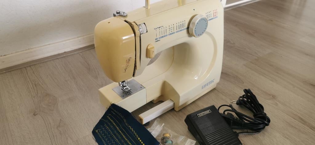 Naaimachine LIFTEC LT8709 werkt goed, Ophalen of Verzenden, Gebruikt, Naaimachine, Overige merken