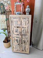 Massieve Indiase Kast, Ophalen