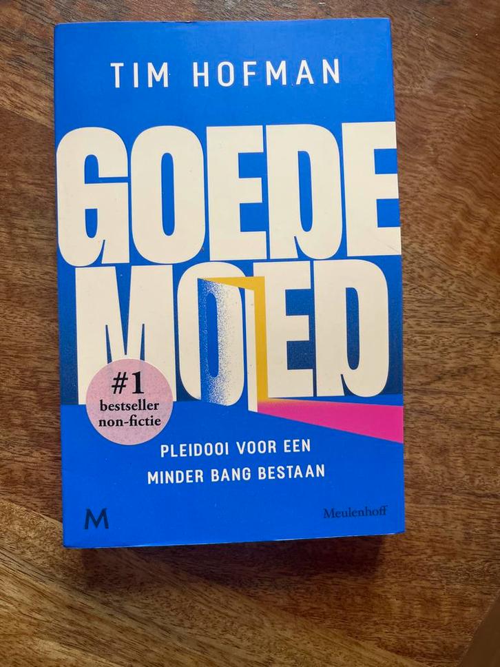 Goede Moed - Tim Hofman (Bestseller non-fictie), Boeken, Overige Boeken, Zo goed als nieuw, Ophalen of Verzenden