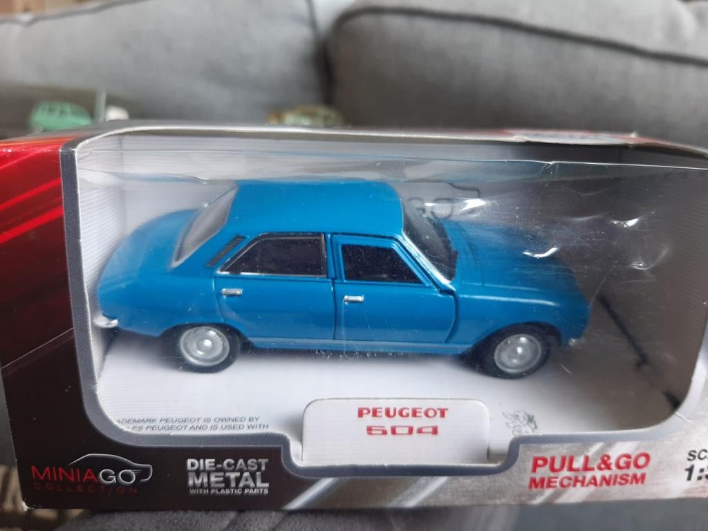 MINIAGO Collection Peugeot 504 Miniatuurauto 1:38 Pull&Go, Hobby en Vrije tijd, Ophalen of Verzenden