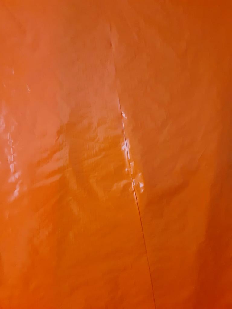 Oranje plastic/ folie/ zeil koningsdag WK voetbal, Doe-het-zelf en Verbouw, Zeil en Folie, Ophalen, Nieuw, 15 m² of meer, Folie