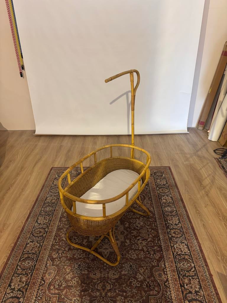 Vintage rotan wiegje, Kinderen en Baby's, Babywiegjes en Ledikanten, Ophalen, Gebruikt, Wieg