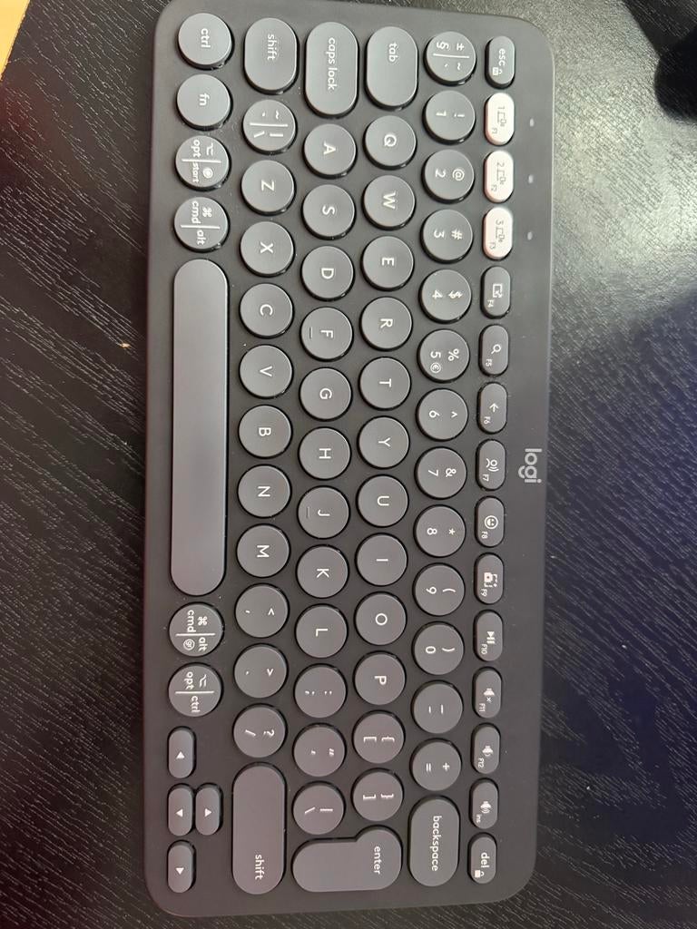 Logitech Pebble toetsenbord, Computers en Software, Toetsenborden, Ophalen of Verzenden, Qwerty, Gebruikt, Draadloos