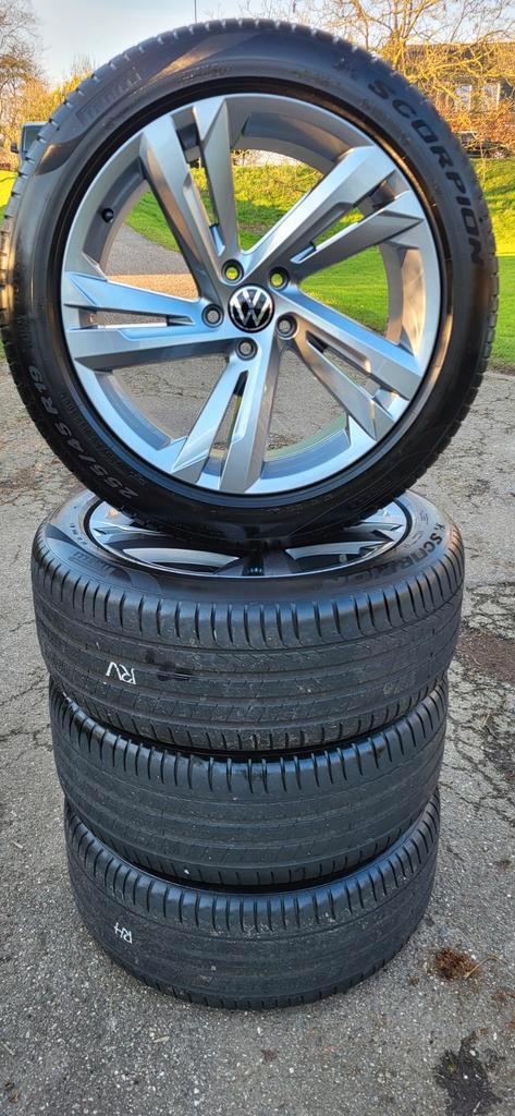 Originele VW Tiguan R 19 inch velgen Valencia Zomerset, Auto-onderdelen, Banden en Velgen, Banden en Velgen, Zomerbanden, 19 inch