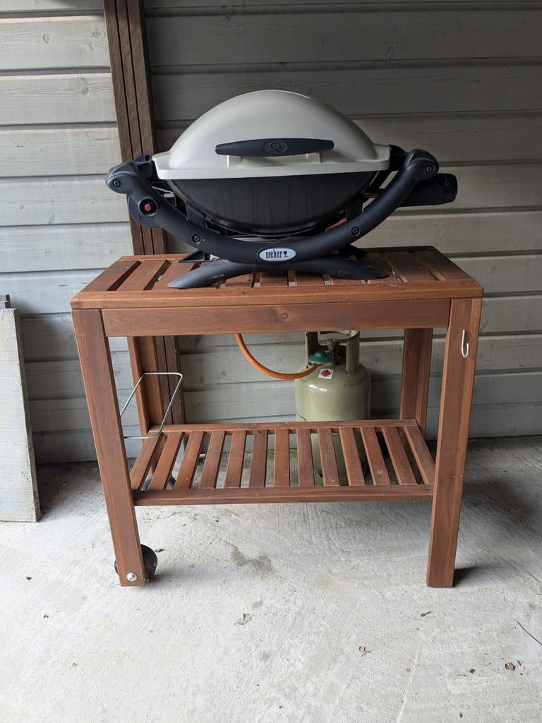 Weber Q1000 gas BBQ met gasfles en onderstel, Ophalen