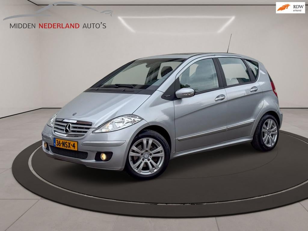 Mercedes-Benz A-klasse 200 Elegance * AUTOMAAT * APPLE CARPL, Auto's, Mercedes-Benz, Gebruikt, Zwart, 4 cilinders, 400 kg