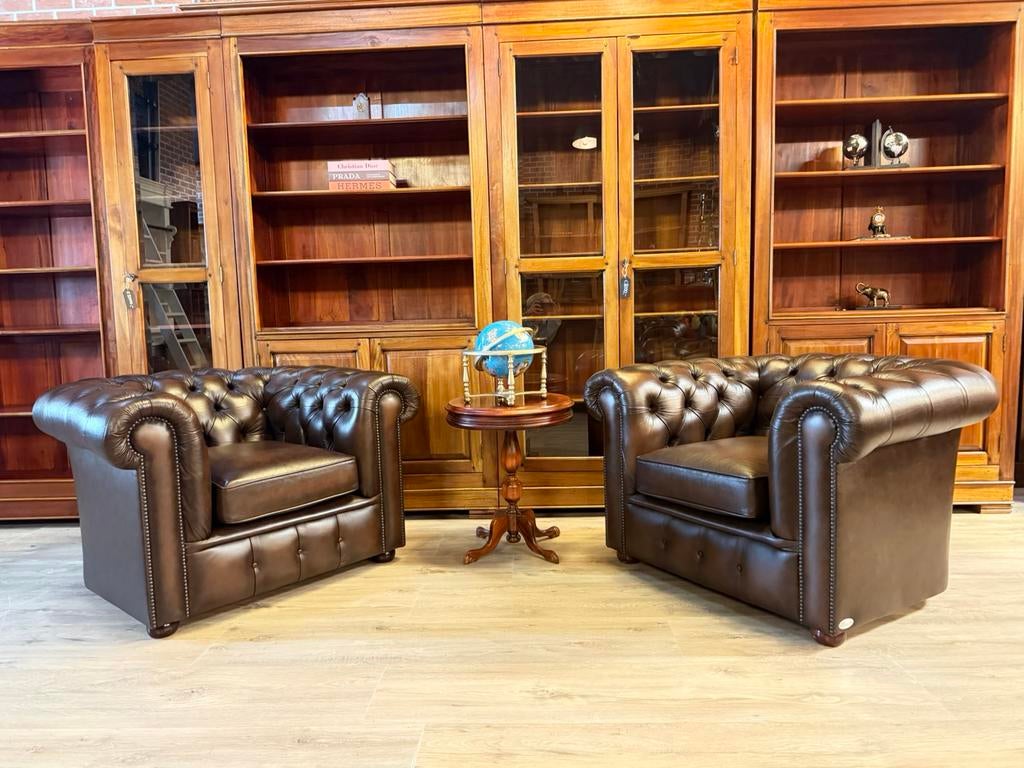 Origineel Chesterfield: 3-zitsbank & 2 fauteuil, Huis en Inrichting, Banken | Bankstellen, Ophalen, Mister chesterfield, Leer
