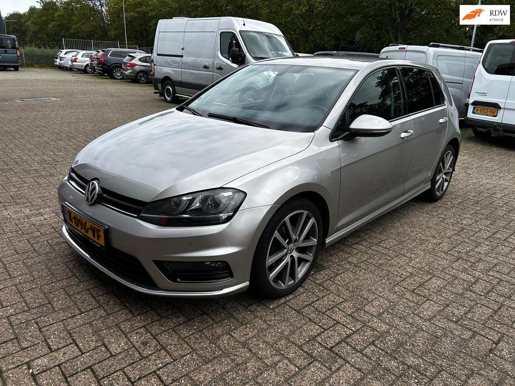 Volkswagen Golf 1.6 TDI Highline Automaat - Airco/ Cruise/ N, Auto's, Volkswagen, Euro 5, Stof, Gebruikt, 4 cilinders