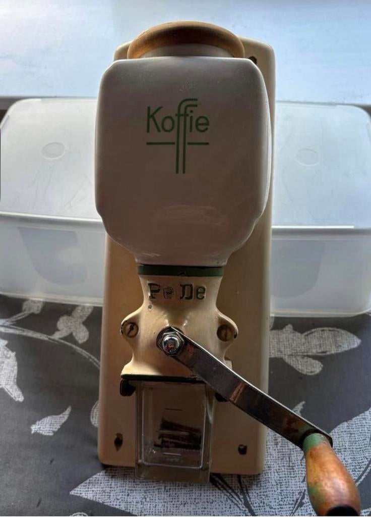 Oude PeDe koffiemolen, Antiek en Kunst, Antiek | Keukenbenodigdheden, Ophalen of Verzenden