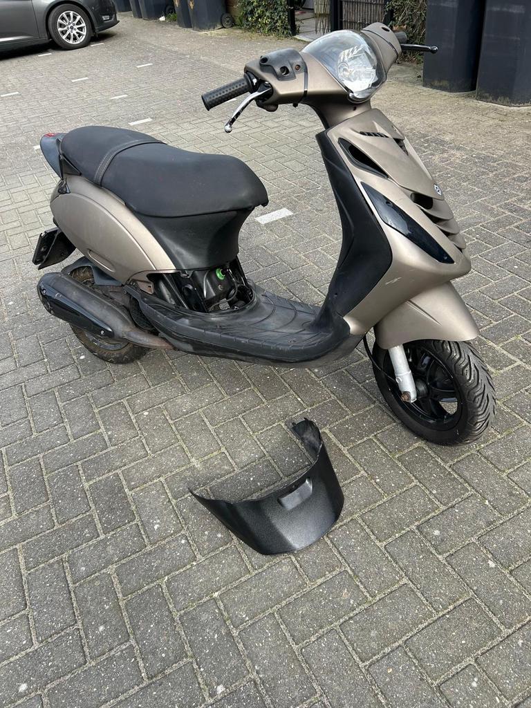 Zip SKR 125cc, Fietsen en Brommers, Scooters | Piaggio, Verzenden, Zo goed als nieuw, Benzine, Zip