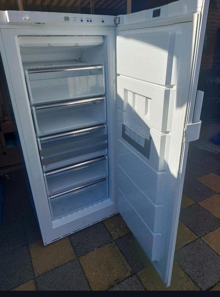 Bosch vrieskast, wit, met lades, Witgoed en Apparatuur, Vriezers en Diepvrieskisten, Ophalen