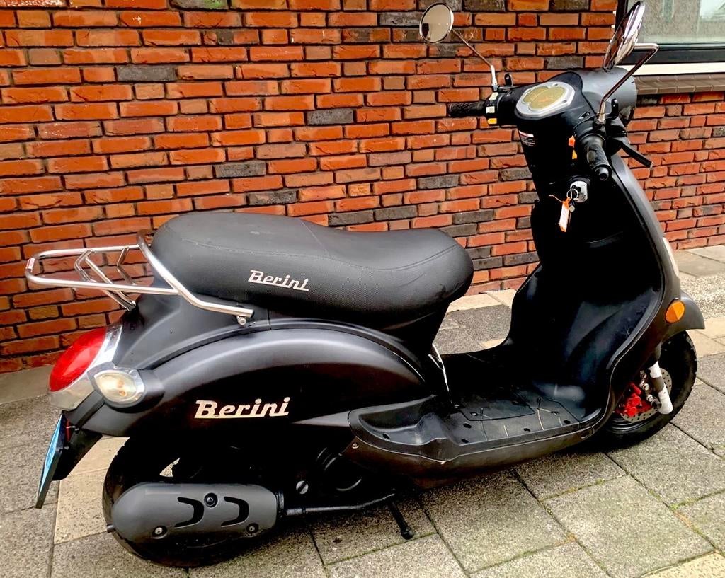 Prachtige Berini scooter, zwart, Ophalen, Gebruikt, Benzine