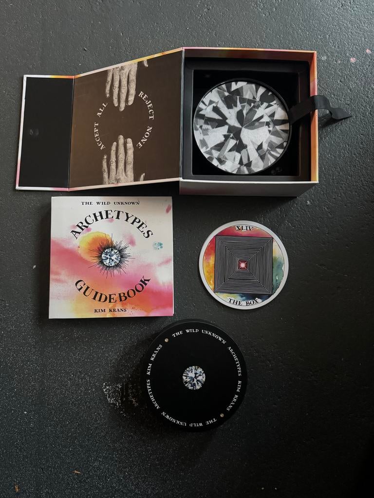 Kaartendeck: The Wild Unknown Archetypes Guidebook & Kaarten, Ophalen of Verzenden, Zo goed als nieuw