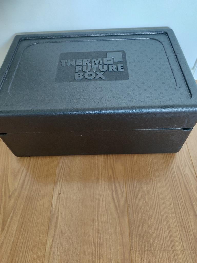 2 stukken Thermo Future Box - Isolerend+ koelelementen, Ophalen of Verzenden, Gebruikt