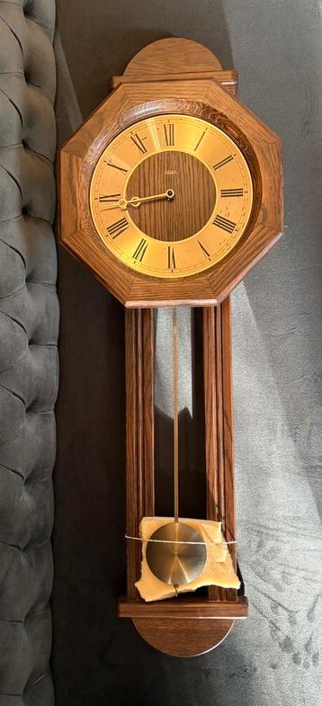 Donker eiken Jeka Newtimer wandklok met Bim Bam slagwerk beschikbaar voor biedingen