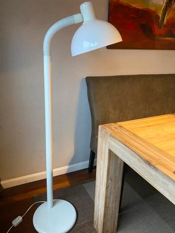 Vintage Dijkstra Vloerlamp Retro Design uit de Jaren ’60-'70 beschikbaar voor biedingen